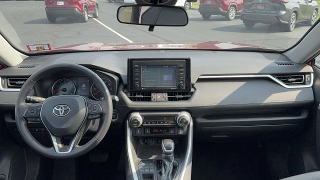 Used 2020 Toyota RAV4 XLE Premium AWD/4WD image 35