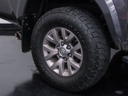 Used 2017 Toyota Tacoma SR5 image 49