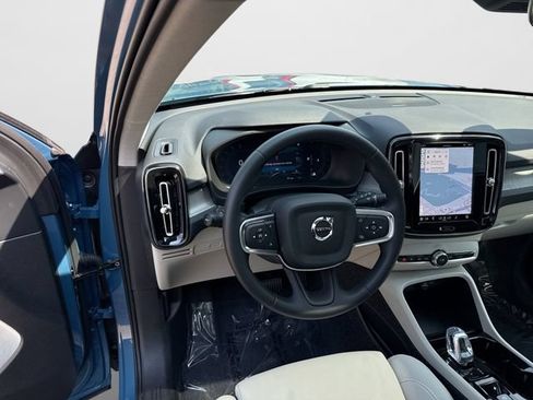 Certified 2024 Volvo XC40 B5 Core AWD/4WD image 14
