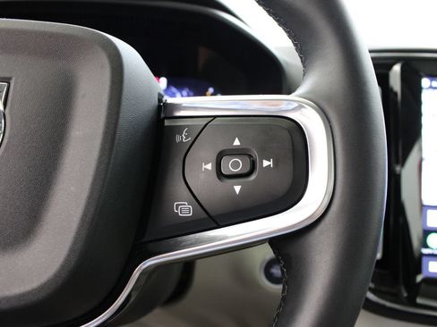 Used 2026 Volvo XC40 B5 Plus AWD/4WD image 29