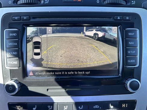 Used 2013 Volkswagen Eos Executive image 24