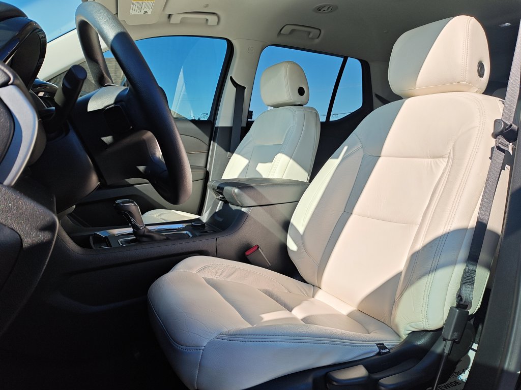 Used 2020 Chevrolet Traverse LS FWD image 13
