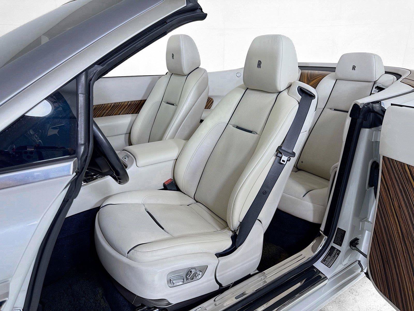 Used 2016 Rolls-Royce Dawn RWD image 14