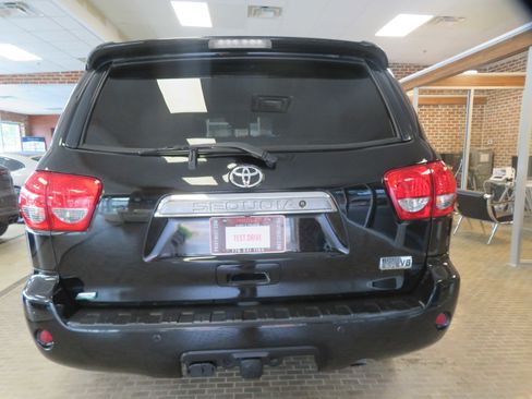 Used 2014 Toyota Sequoia Platinum AWD/4WD image 81