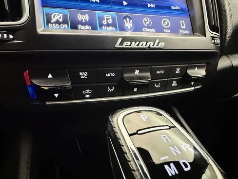 Used 2020 Maserati Levante S AWD/4WD image 21
