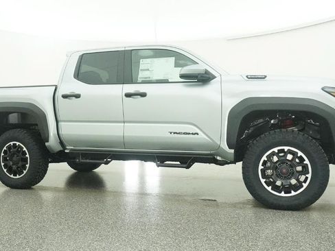 New 2026 Toyota Tacoma TRD Off-Road AWD/4WD image 19