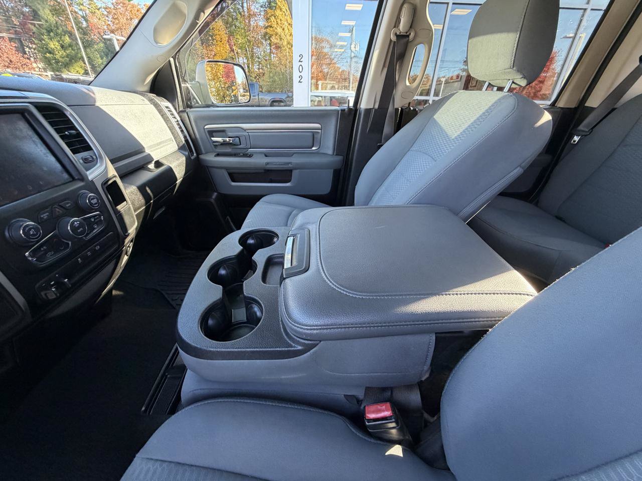 Used 2018 RAM 3500 SLT AWD/4WD image 31