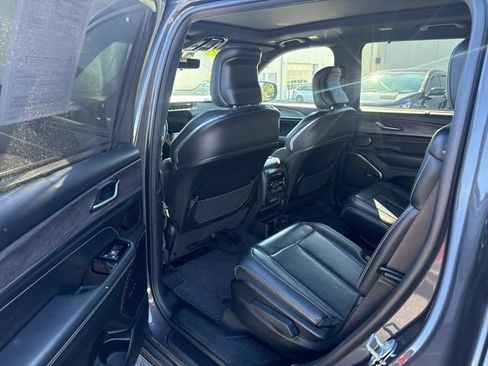 Used 2022 Jeep Grand Cherokee L Overland w/ Luxury Tech Group IV image 15