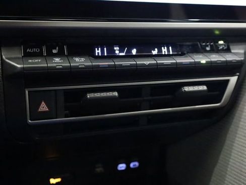 Used 2025 Toyota Camry SE image 24