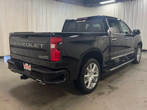 Used 2025 Chevrolet Silverado 1500 High Country w/ High Country Premium Package AWD/4WD image 5