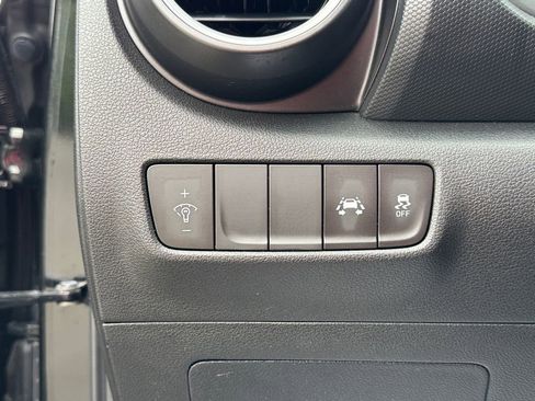 Used 2020 Hyundai Kona SE image 31