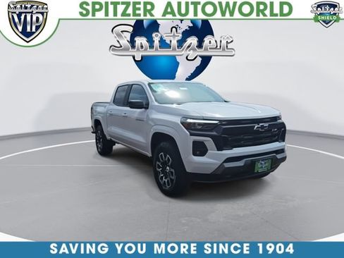 Used 2023 Chevrolet Colorado Z71 w/ Z71 Convenience Package 2 AWD/4WD image 3