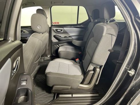 Used 2021 Chevrolet Traverse LT FWD image 23
