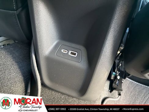 Used 2022 Buick Envision Essence w/ Safety Package image 30