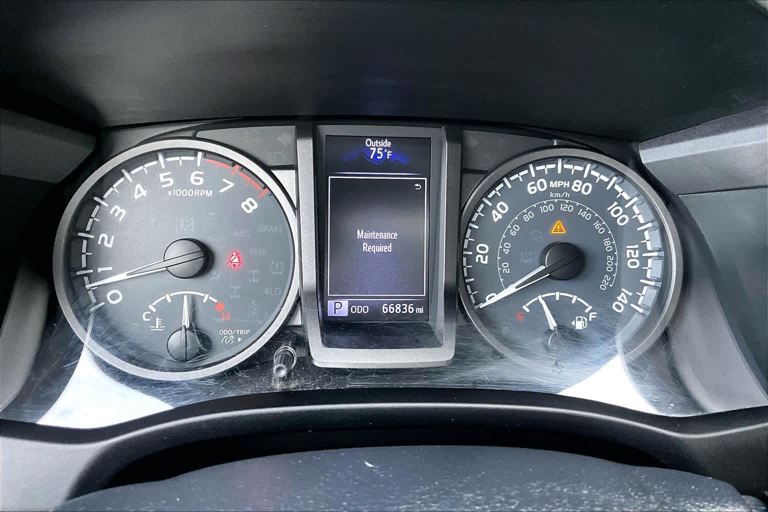 Used 2019 Toyota Tacoma TRD Off-Road w/ Technology Package AWD/4WD image 24