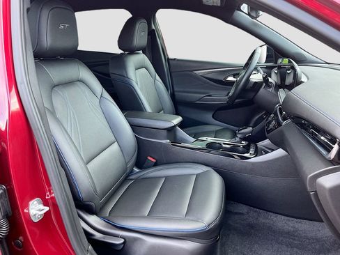 Used 2025 Buick Envista Sport Touring w/ Convenience II Package image 31