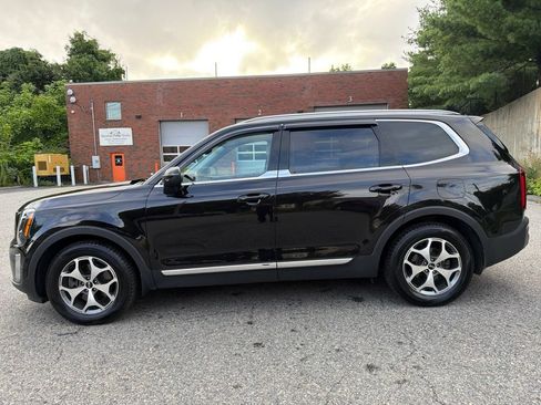 Certified 2021 Kia Telluride EX w/ Towing Package AWD/4WD image 3