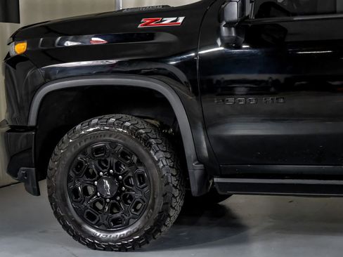 Used 2022 Chevrolet Silverado 2500 LTZ w/ LTZ Plus Package image 12