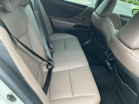 Used 2024 Lexus ES 350 w/ Premium Package FWD image 18