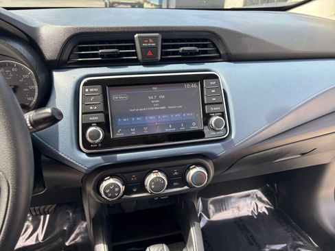 Used 2025 Nissan Versa SV FWD image 17