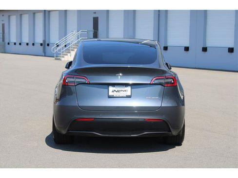 Used 2022 Tesla Model Y Performance AWD/4WD image 3