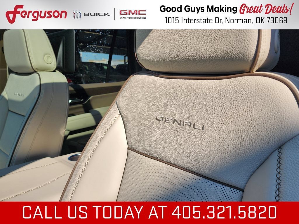 New 2026 GMC Yukon Denali w/ Denali Reserve Package AWD/4WD image 17