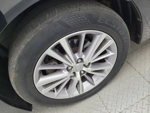 Used 2015 Toyota Corolla LE FWD image 31