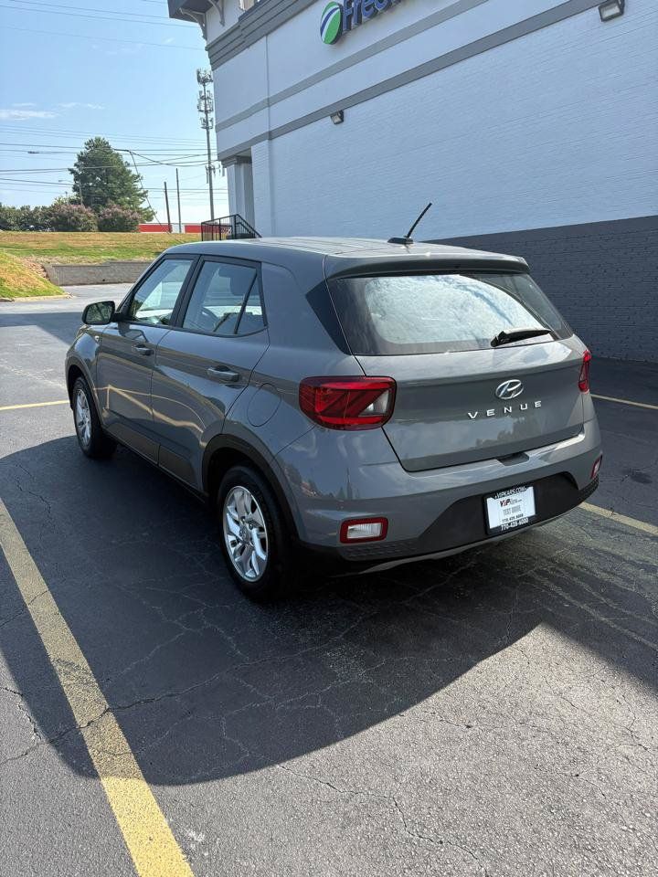Used 2023 Hyundai Venue SE w/ Cargo Package FWD image 7
