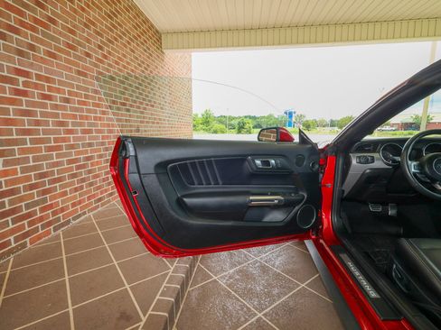 Used 2021 Ford Mustang GT Premium RWD image 15