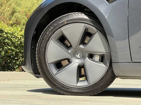 Used 2023 Tesla Model 3 Standard Range RWD image 8