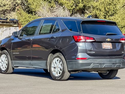Used 2022 Chevrolet Equinox LS w/ LS Convenience Package image 6