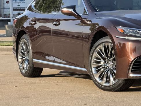 Used 2019 Lexus LS 500 w/ Interior Upgrade Package RWD image 9