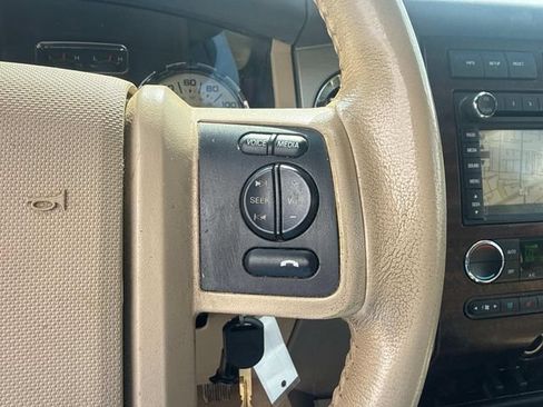 Used 2014 Ford Expedition EL XLT w/ Equipment Group 202A RWD image 32