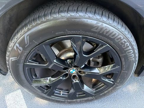 Used 2021 BMW X7 xDrive40i w/ Premium Package AWD/4WD image 17