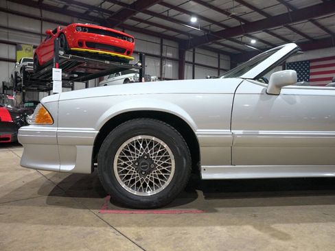 Used 1988 Ford Mustang LX image 3