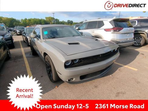 Used 2017 Dodge Challenger R/T Plus RWD image 1