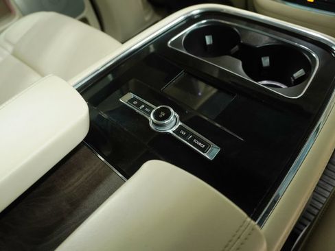 Used 2019 Lincoln Navigator L Reserve AWD/4WD image 25