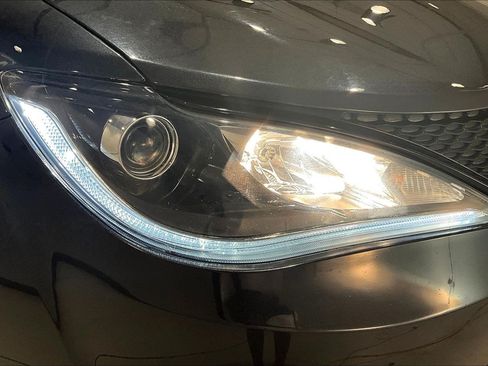 Used 2019 Chrysler Pacifica Limited w/ Advanced Safetytec Group FWD image 33