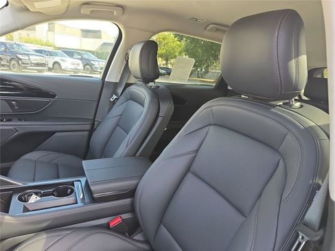 New 2026 Lincoln Nautilus Premier image 13