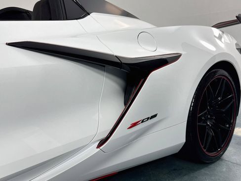 Used 2025 Chevrolet Corvette Z06 w/ Z07 Performance Package RWD image 48