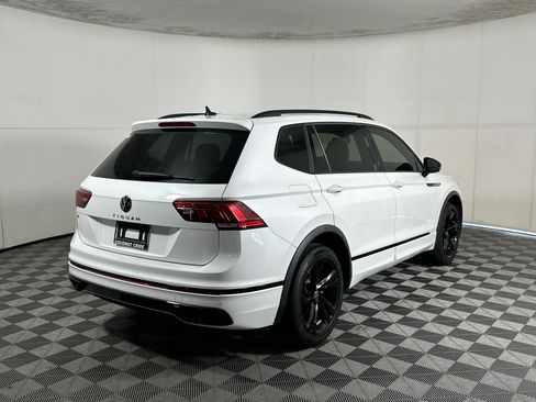 Used 2024 Volkswagen Tiguan SE R-Line FWD image 3