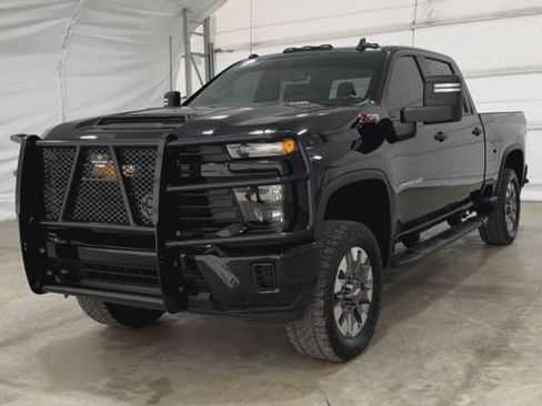 Used 2024 Chevrolet Silverado 2500 Custom w/ Custom Value Package AWD/4WD image 8