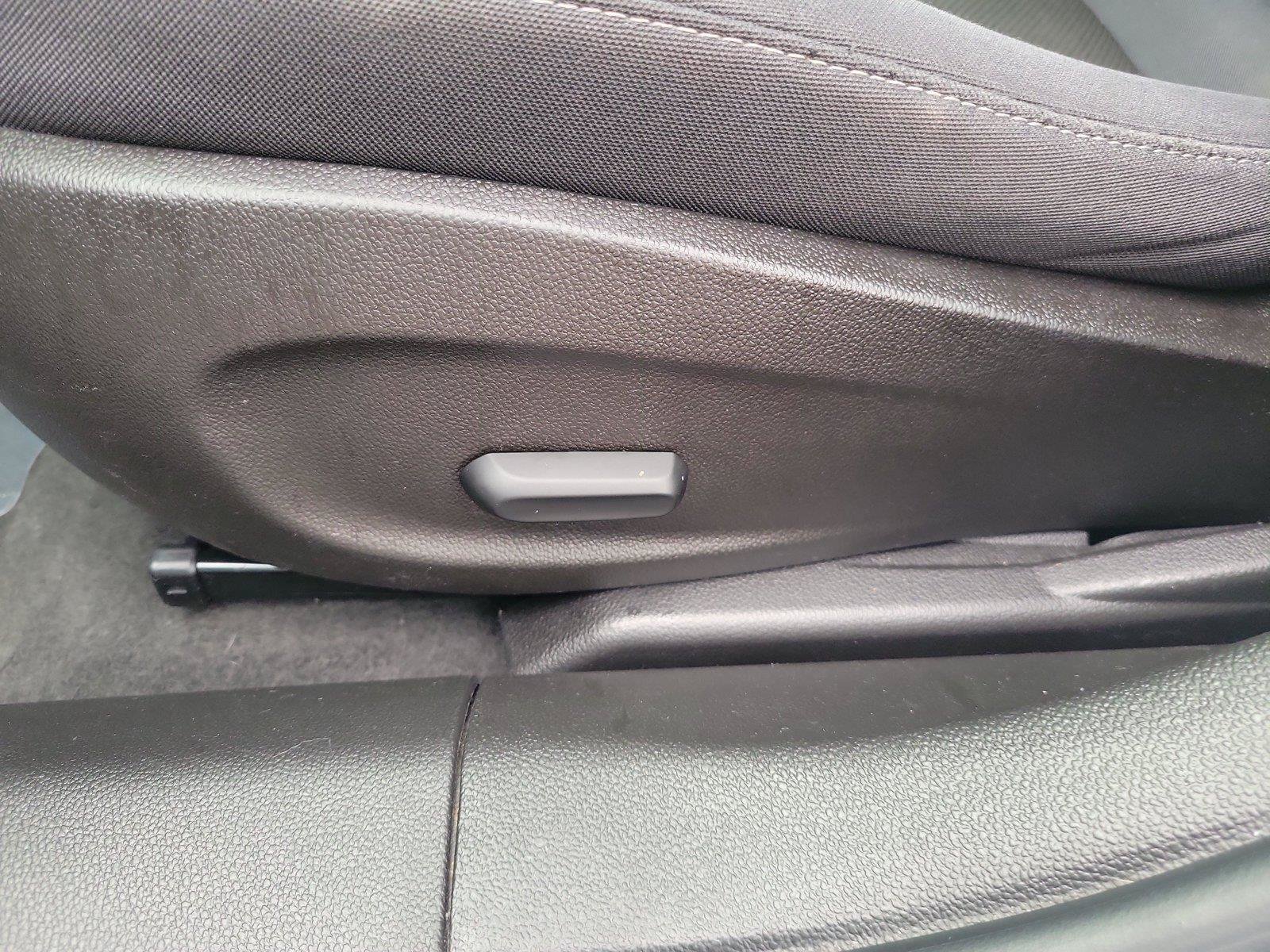 Used 2016 Chevrolet Cruze LT FWD image 16