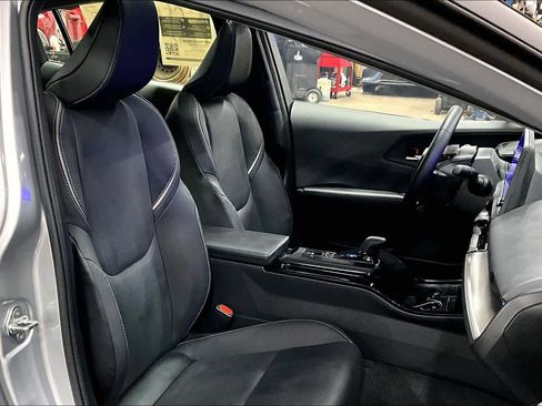 Used 2023 Toyota Prius Limited image 7