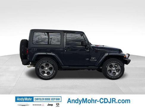 Used 2018 Jeep Wrangler Sahara w/ Connectivity Group AWD/4WD image 8