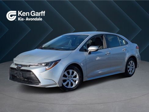 Used 2025 Toyota Corolla LE image 1