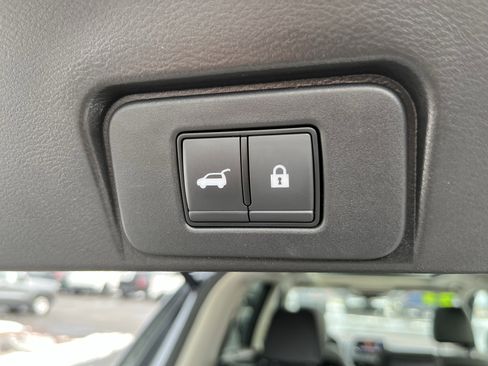 Used 2023 Nissan Rogue SV w/ SV Premium B Package image 6