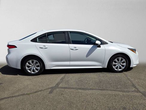Used 2024 Toyota Corolla LE FWD image 3