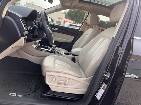 Used 2023 Audi Q5 2.0T Premium Plus w/ Premium Plus Package AWD/4WD image 6