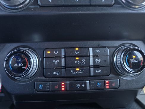 Used 2019 Ford F150 Lariat w/ Equipment Group 502A Luxury image 32